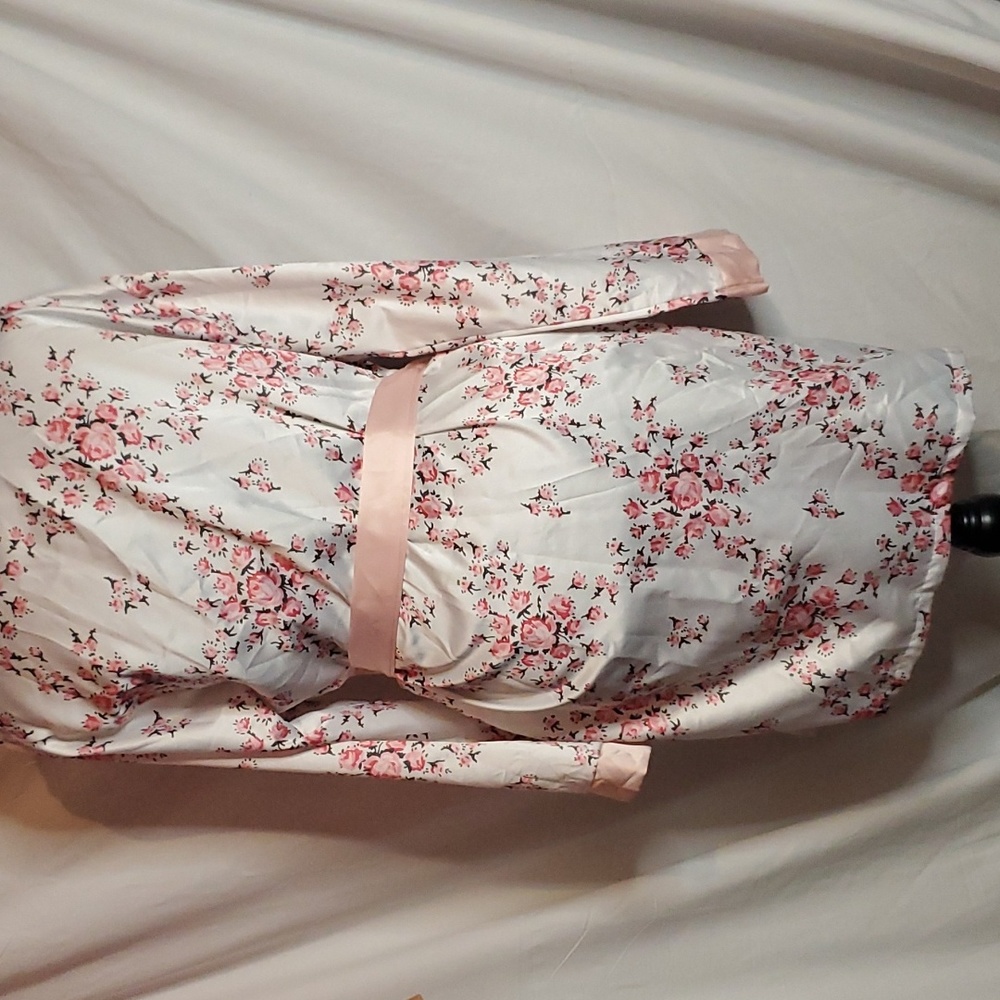 Morgan Lane Robe - Picture 2 of 6